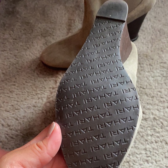 Never worn size 7.5 Tahari Boots - Picture 3 of 7